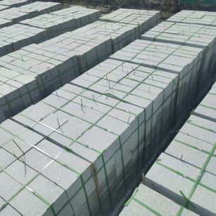 牡丹江 芝麻白1.8公分火烧300*600地铺，清仓大甩卖