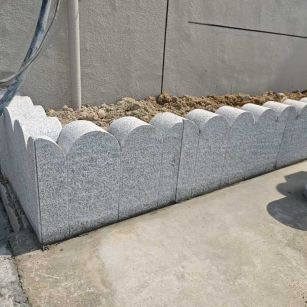 牡丹江 芝麻白花岗岩花边石铺装效果图