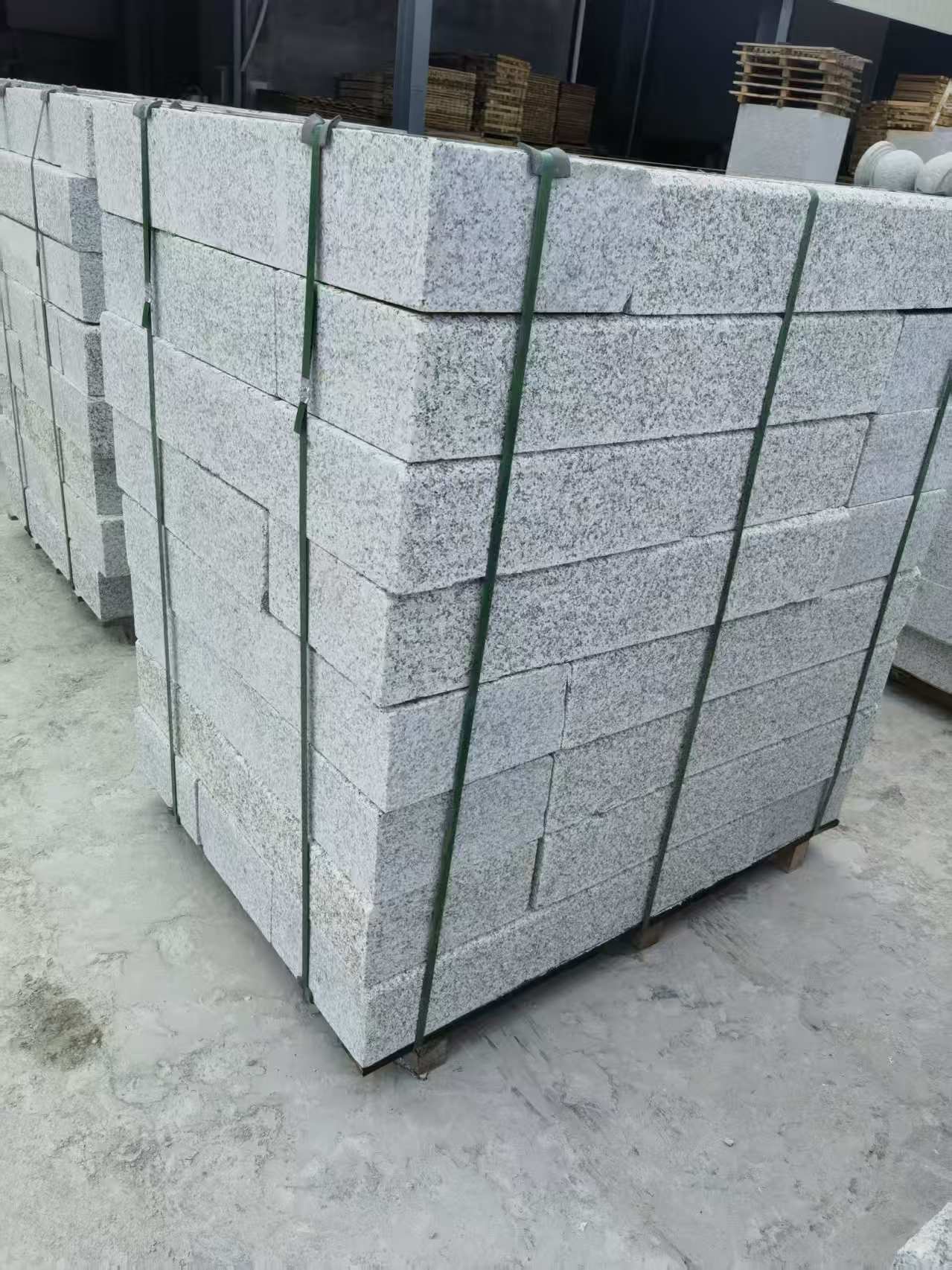 牡丹江 芙蓉白火烧两面路沿石