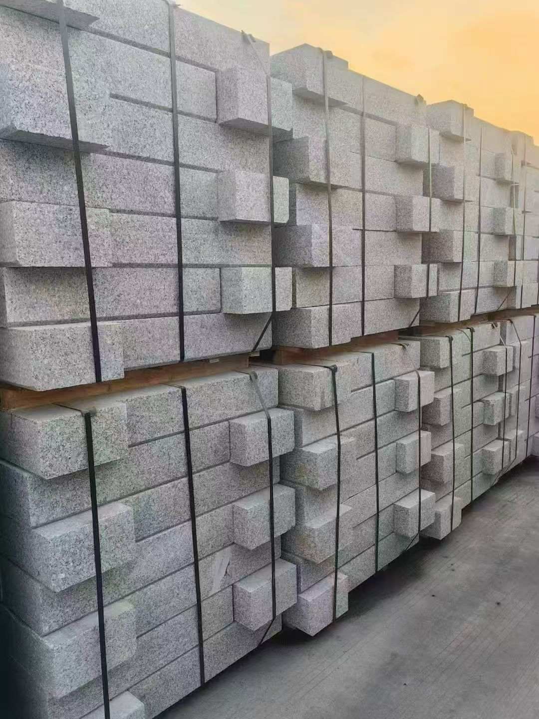 牡丹江 芝麻白路沿石