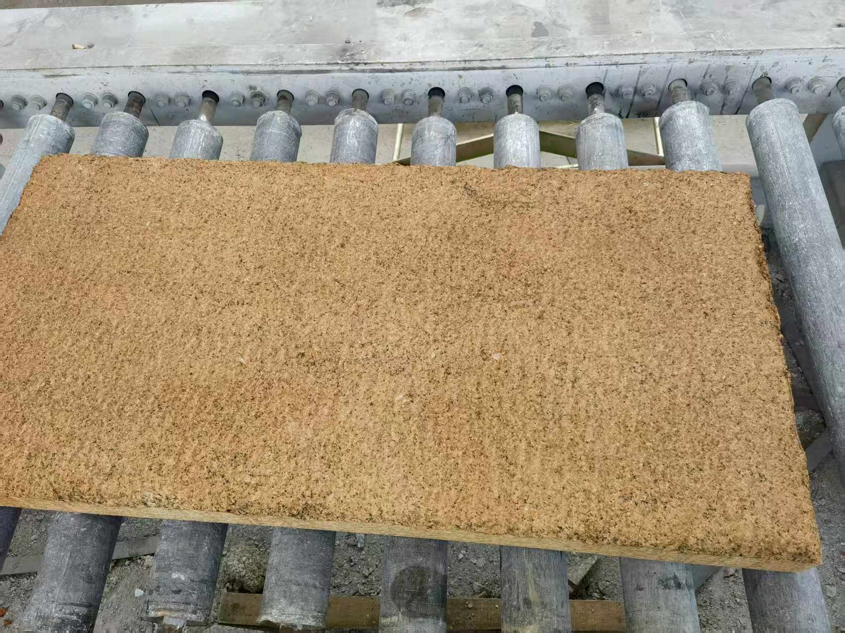 牡丹江 菠萝面老石板，做旧仿古石，流水线生产加工