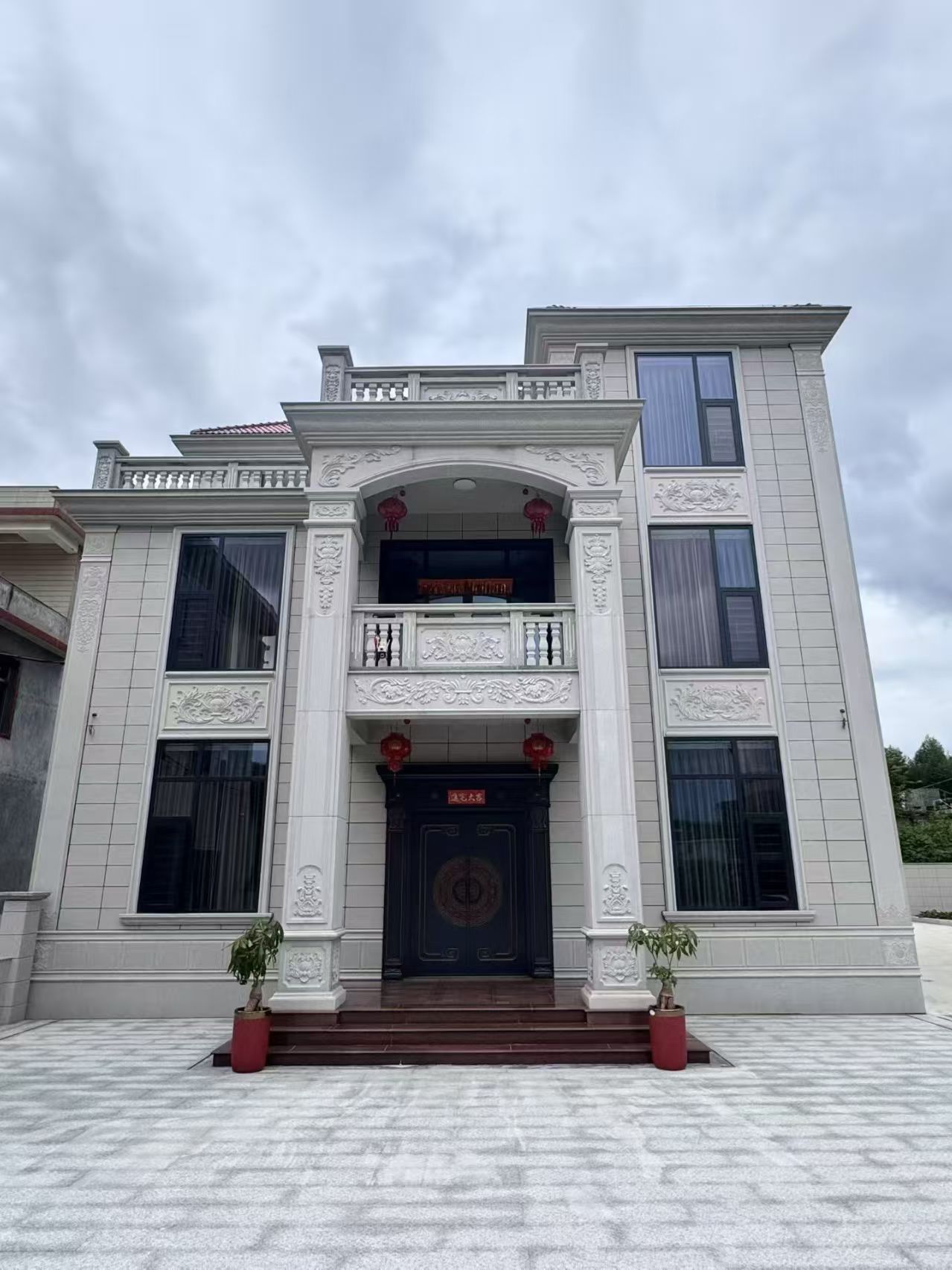 牡丹江 芝麻白石材别墅干挂案例展示