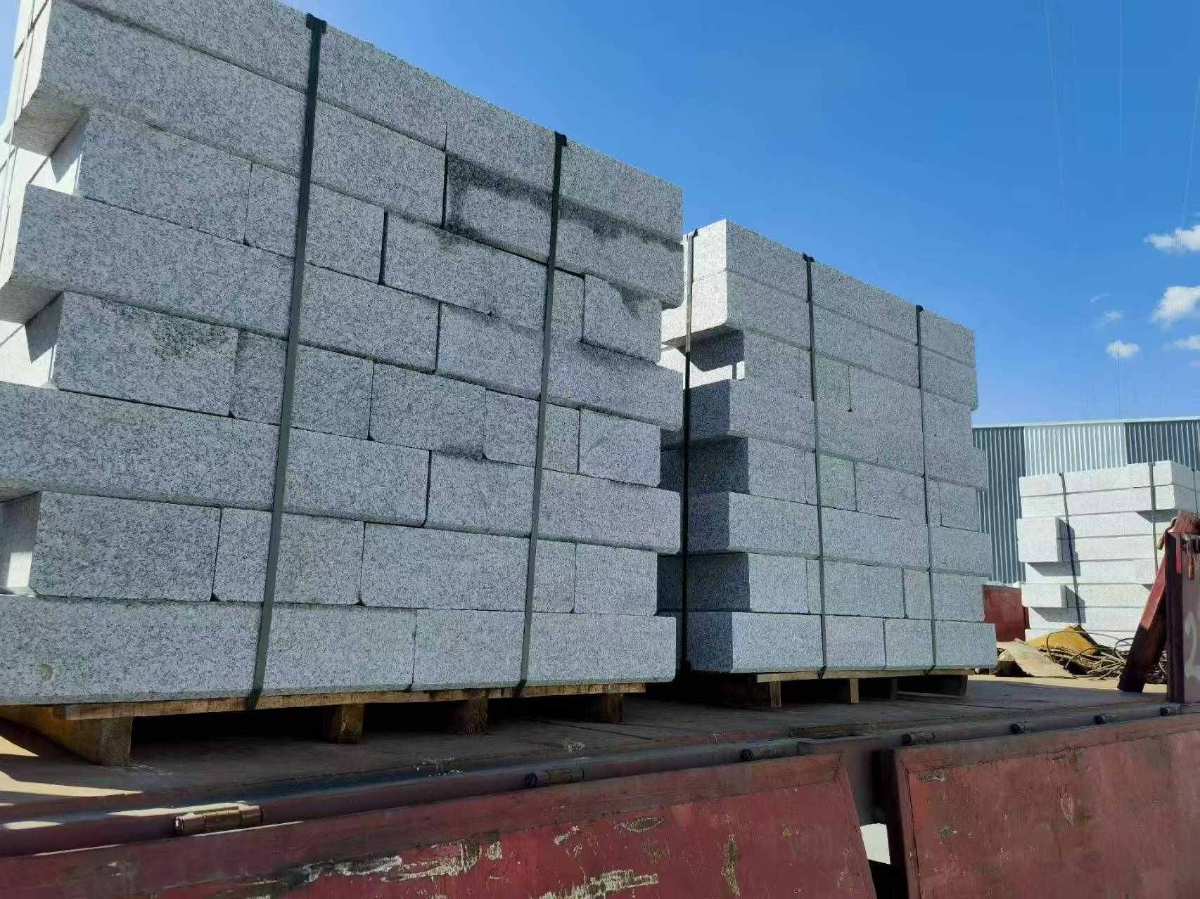 牡丹江 路沿石装车出货